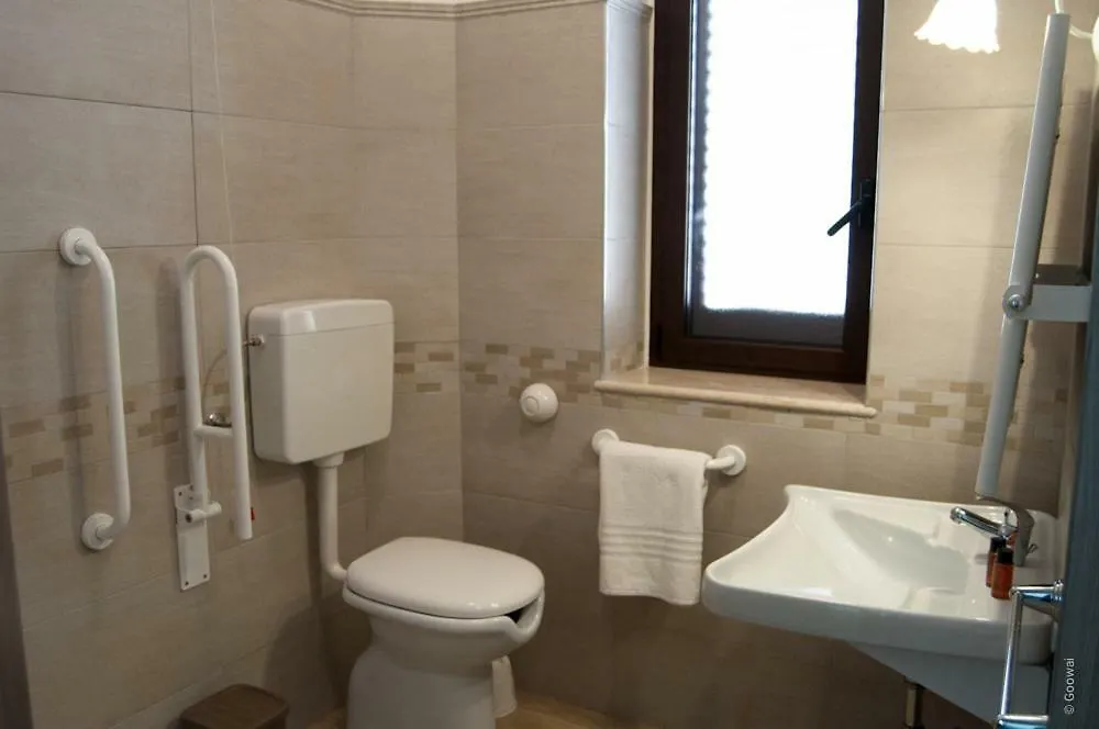 Le Tre Stelle Marine Bed & Breakfast Acquedolci 0*,